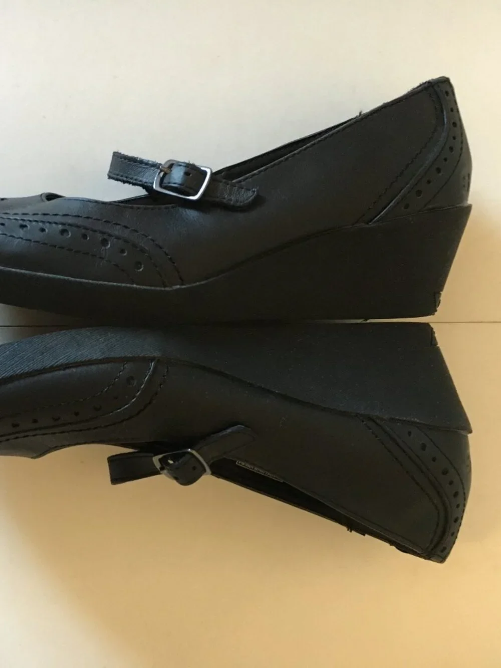 Skechers Black Mary Jane Shoes 7.5 Wedge Leather Buckle Twee Dark Academia